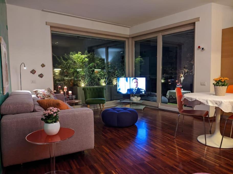 Appartamento Vista San Luca Con Terrazza Panoramica โบโลญญา ภายนอก รูปภาพ