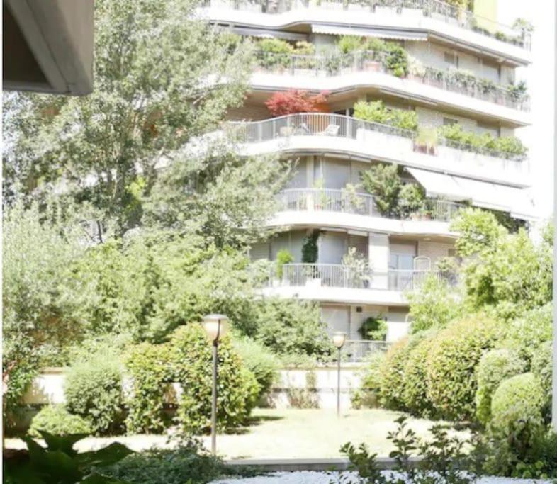 Appartamento Vista San Luca Con Terrazza Panoramica โบโลญญา ภายนอก รูปภาพ