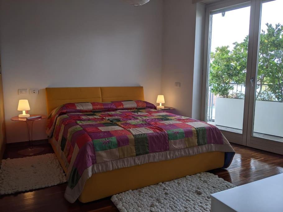 Appartamento Vista San Luca Con Terrazza Panoramica โบโลญญา ภายนอก รูปภาพ